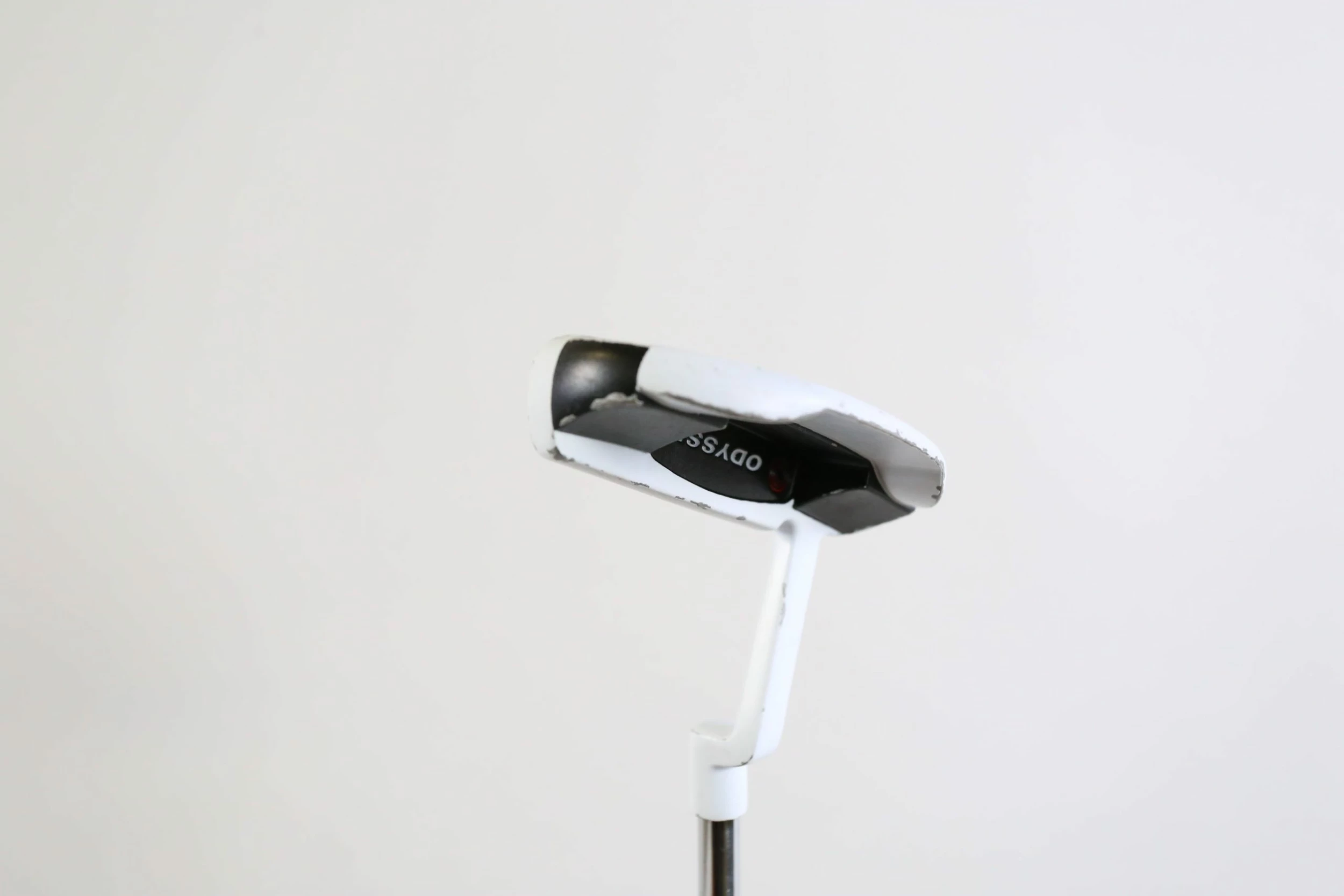 Odyssey Versa 330 Mallet White Putter RH 36 In Odyssey Steel Shaft SuperStroke 6 Odyssey Versa 330 Mallet White Putter RH 36 In Odyssey Steel Shaft SuperStroke - Image 4
