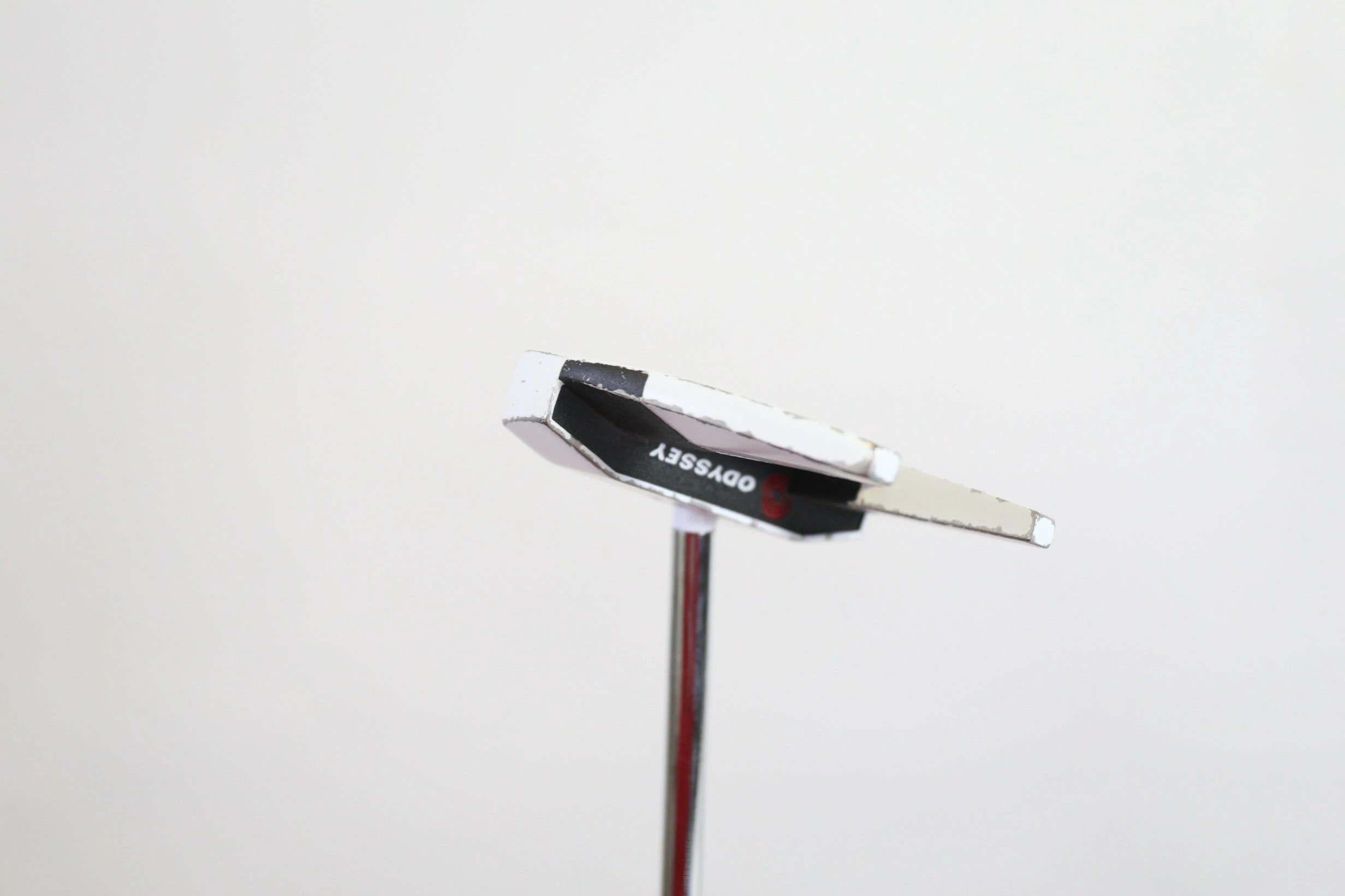 Odyssey Versa #7CS White Putter RH 35 In TaylorMade Steel Shaft 6 Odyssey Versa #7CS White Putter RH 35 In TaylorMade Steel Shaft - Image 4