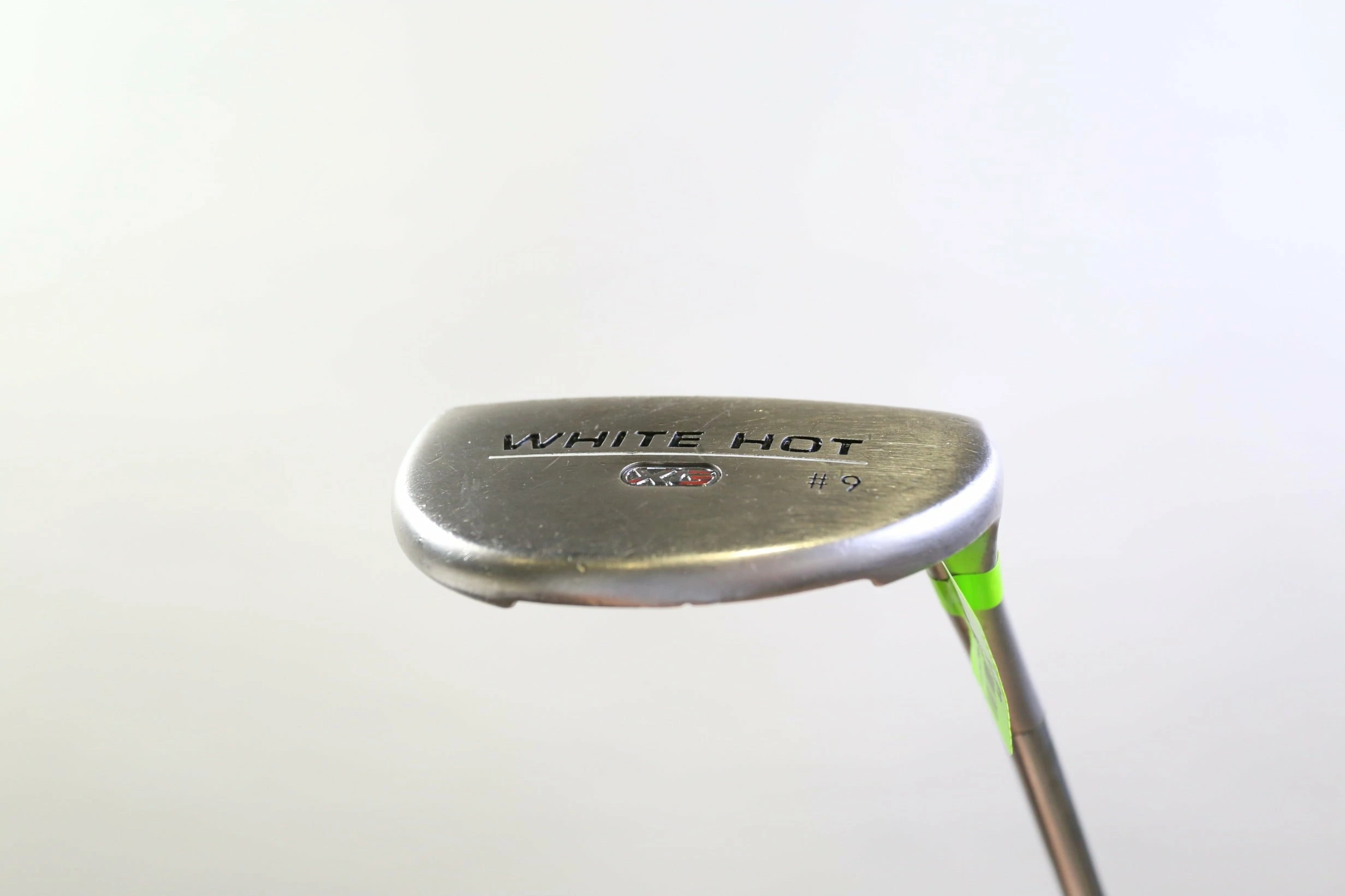 Odyssey White Hot XG #9 Putter RH 33.25 In Steel Shaft Oncourse Grip Mid-Mallet 3 Odyssey White Hot XG #9 Putter RH 33.25 In Steel Shaft Oncourse Grip Mid-Mallet