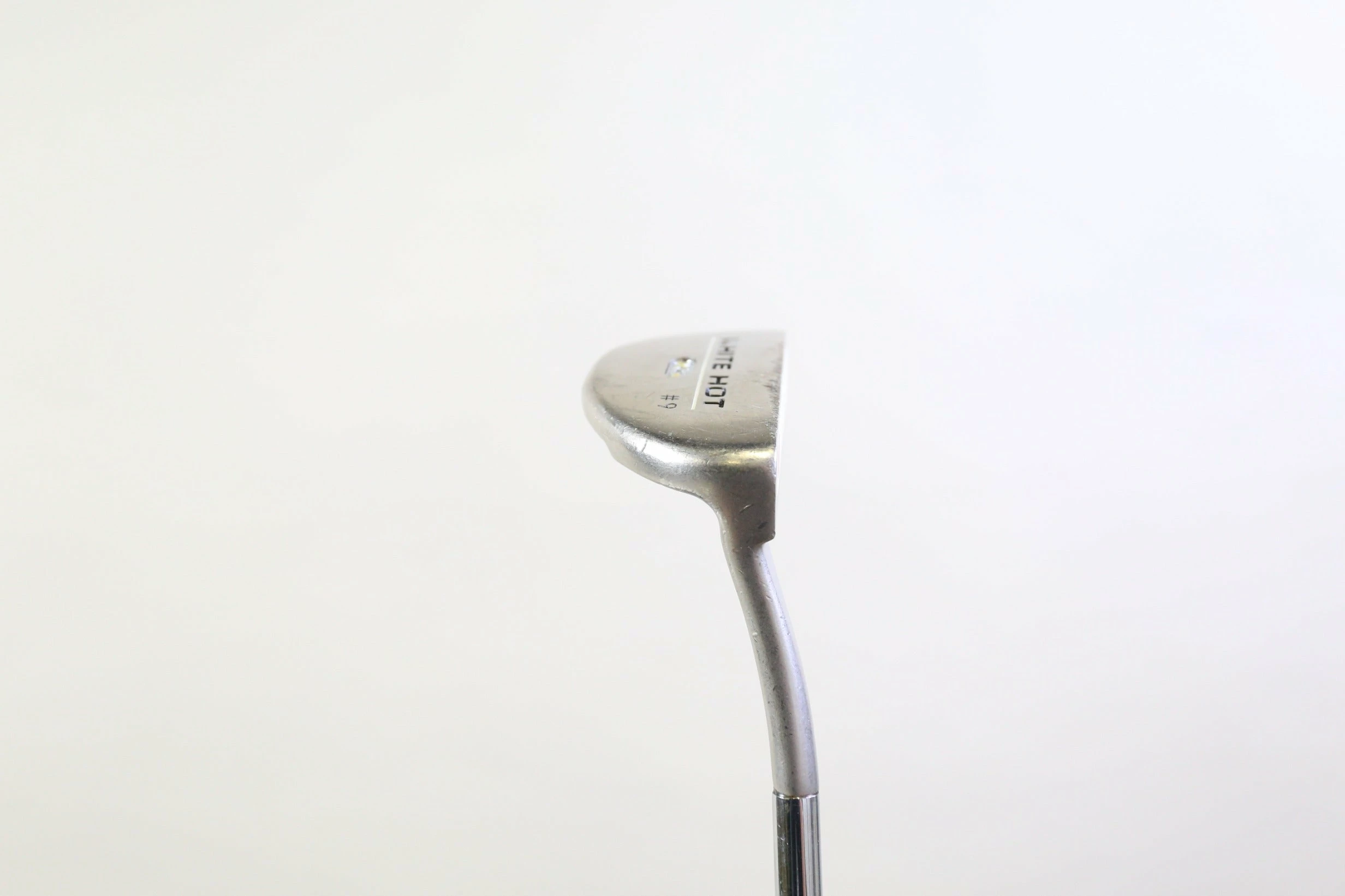 Odyssey White Hot XG #9 Putter RH 34.25 In Steel Shaft Karma Grip Mid-Mallet 4 Odyssey White Hot XG #9 Putter RH 34.25 In Steel Shaft Karma Grip Mid-Mallet - Image 2