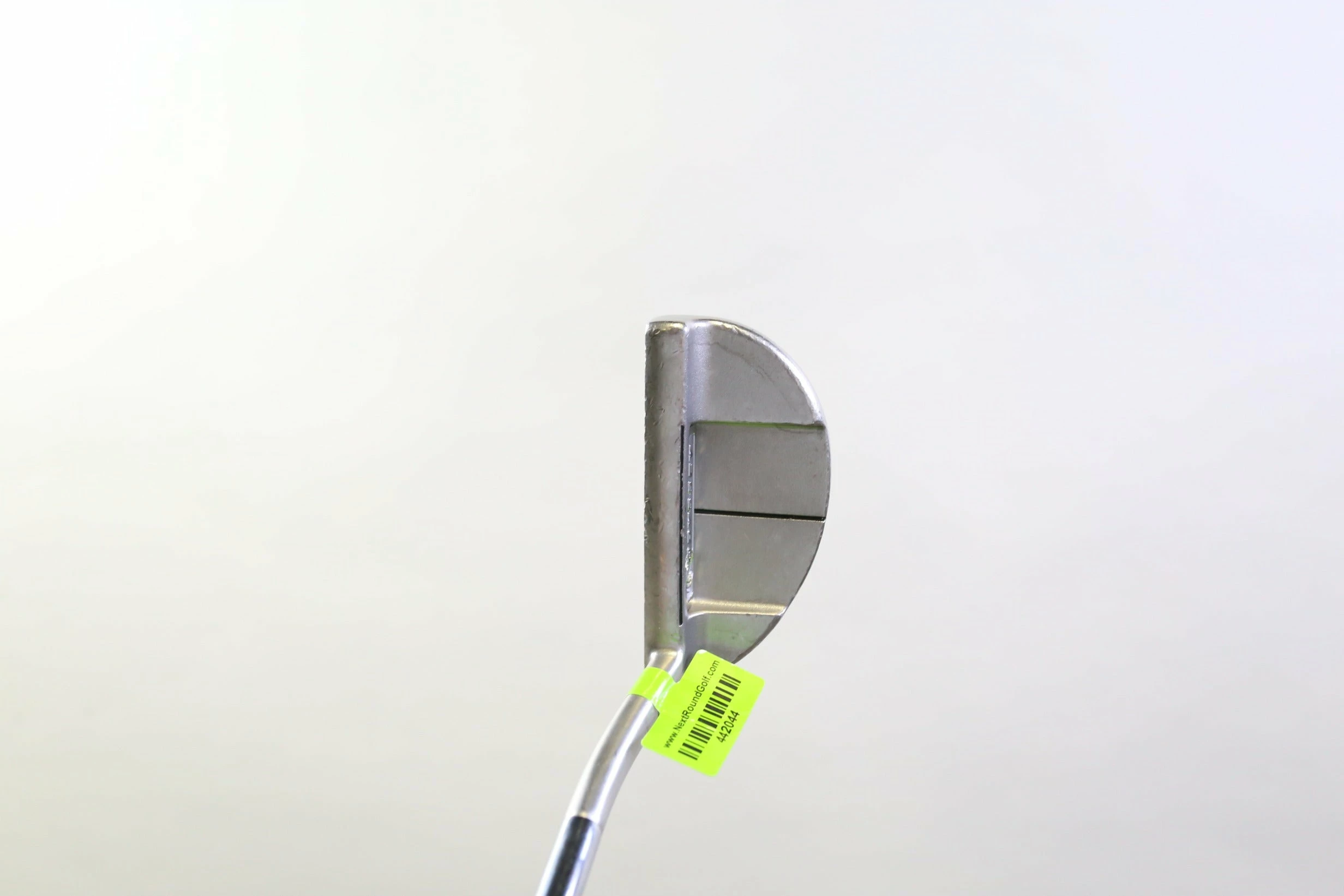 Odyssey White Hot XG #9 Putter RH 33.25 In Steel Shaft Oncourse Grip Mid-Mallet 8 Odyssey White Hot XG #9 Putter RH 33.25 In Steel Shaft Oncourse Grip Mid-Mallet - Image 6